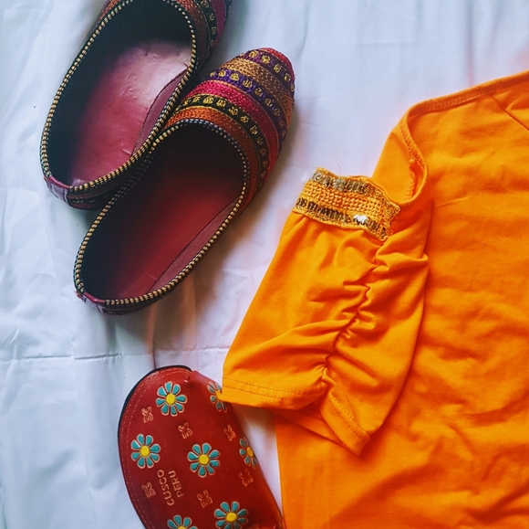 Ruched, Orange, V-Neck, Short-Sleeved Top - Picture 4 of 8